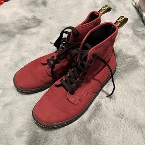 Dr. Martens Maroon Canvas Lace-Up Boots SIZE 7 gently used MAKE OFFERS! 🥰